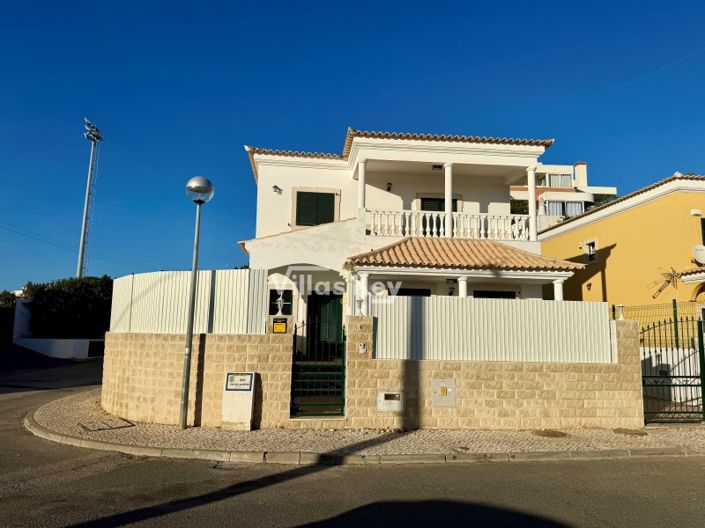 Image No.29-4 Bed House for sale