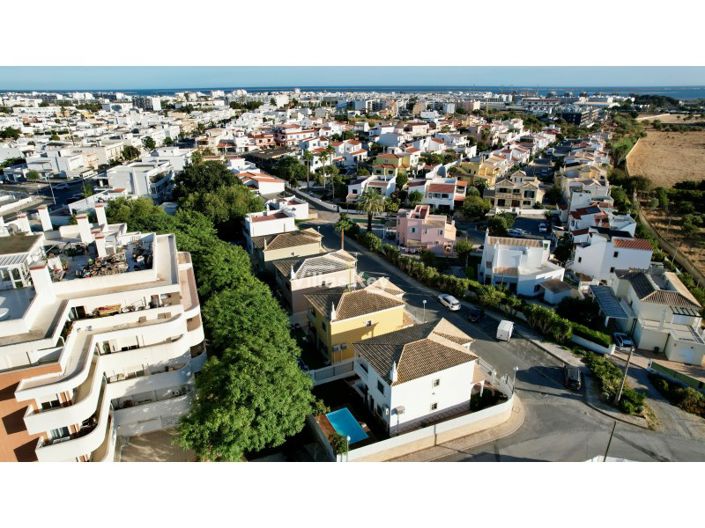 Image No.31-4 Bed House for sale