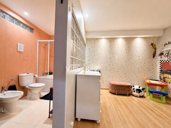 Image No.14-4 Bed House for sale