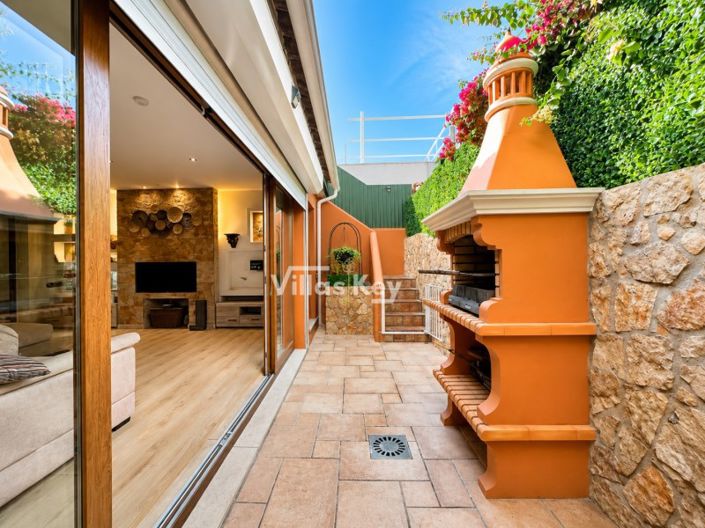 Image No.17-4 Bed House for sale