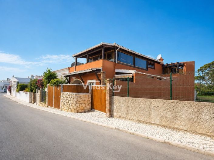 Image No.2-4 Bed House for sale