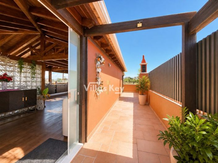 Image No.23-4 Bed House for sale