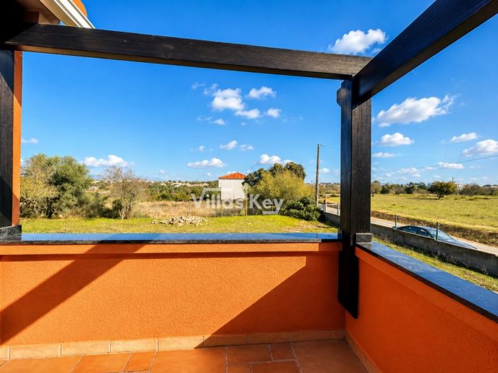 Image No.26-4 Bed House for sale