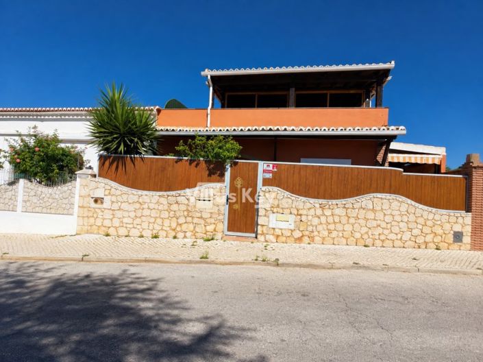 Image No.30-4 Bed House for sale