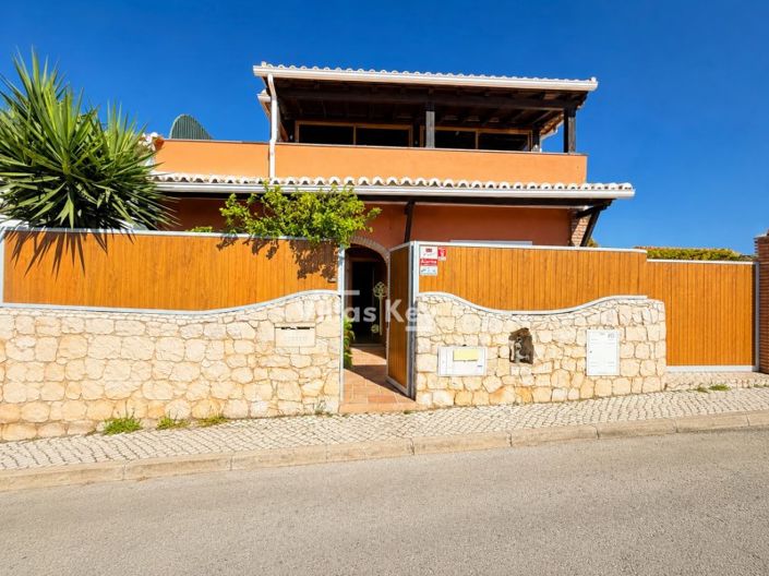Image No.32-4 Bed House for sale
