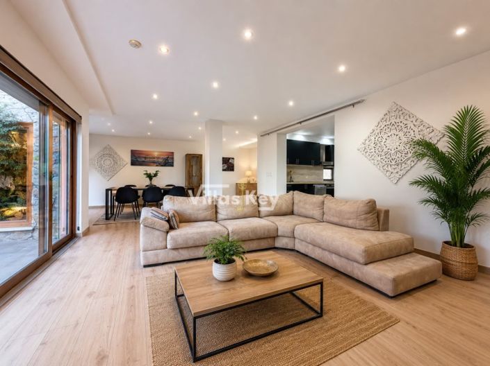 Image No.4-4 Bed House for sale