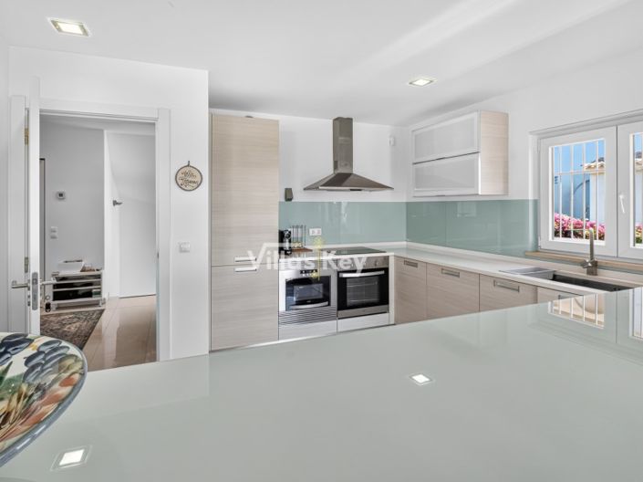 Image No.11-4 Bed House for sale