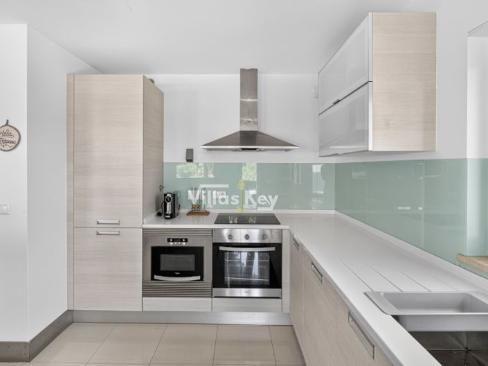 Image No.12-4 Bed House for sale