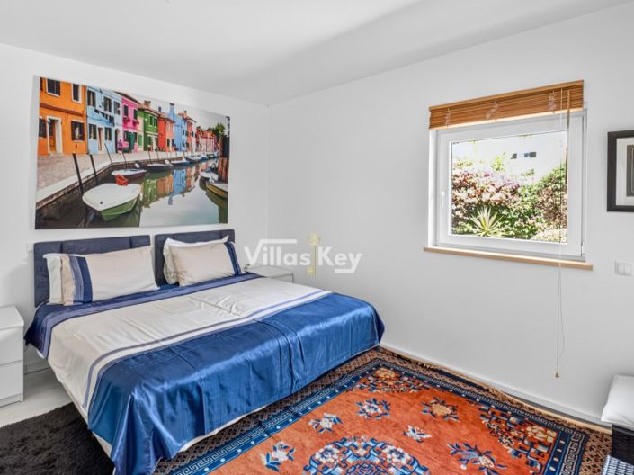Image No.15-4 Bed House for sale