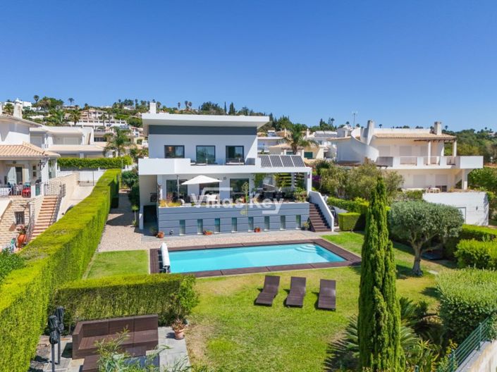 Image No.26-4 Bed House for sale
