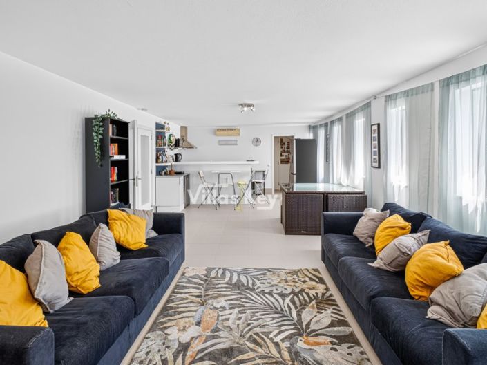 Image No.40-4 Bed House for sale