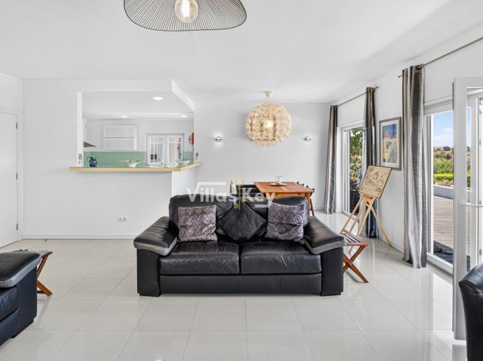 Image No.6-4 Bed House for sale