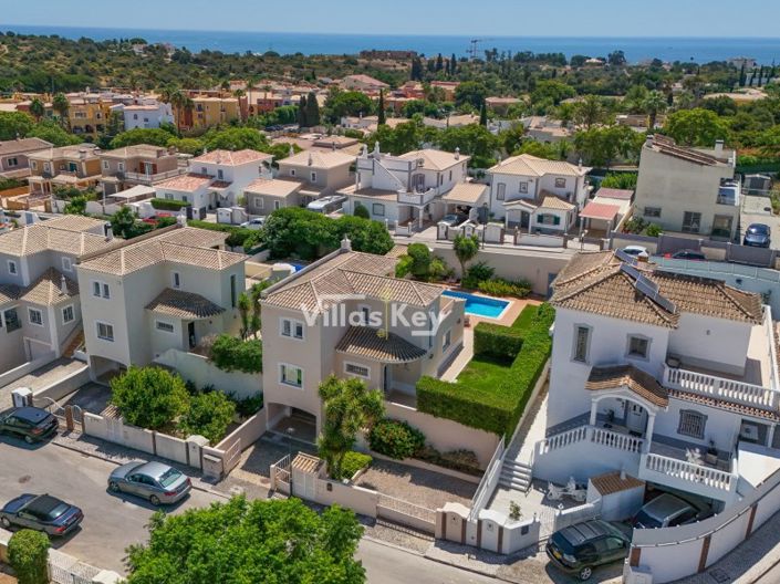 Image No.4-2 Bed House for sale