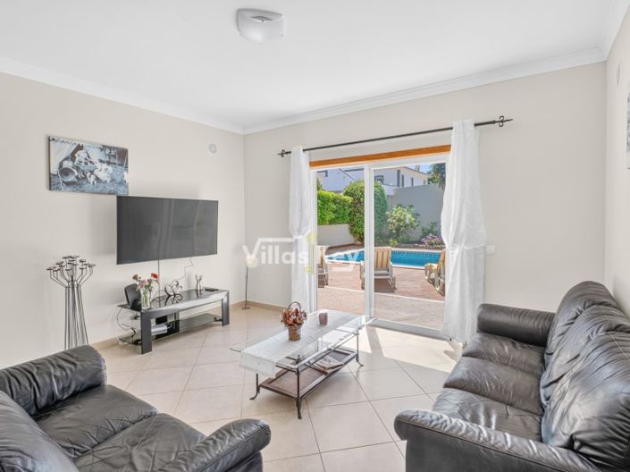 Image No.5-2 Bed House for sale
