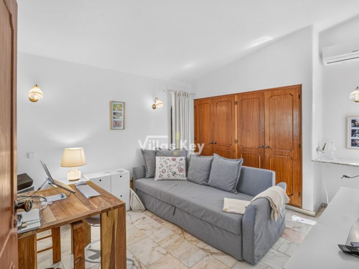 Image No.25-3 Bed House for sale