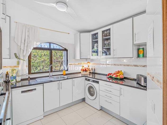 Image No.5-3 Bed House for sale