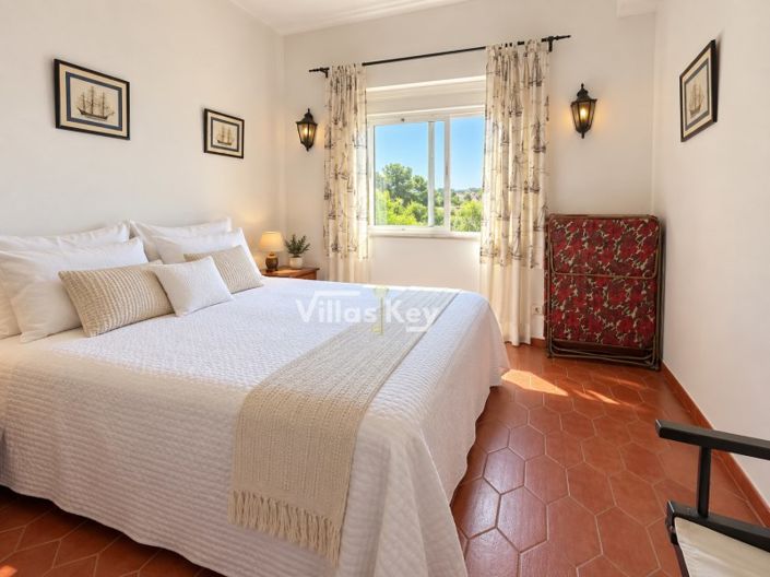 Image No.24-5 Bed House for sale