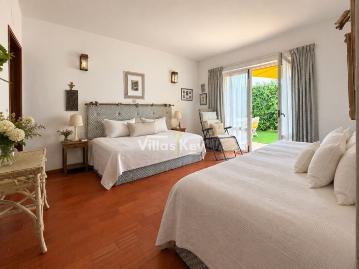 Image No.27-5 Bed House for sale