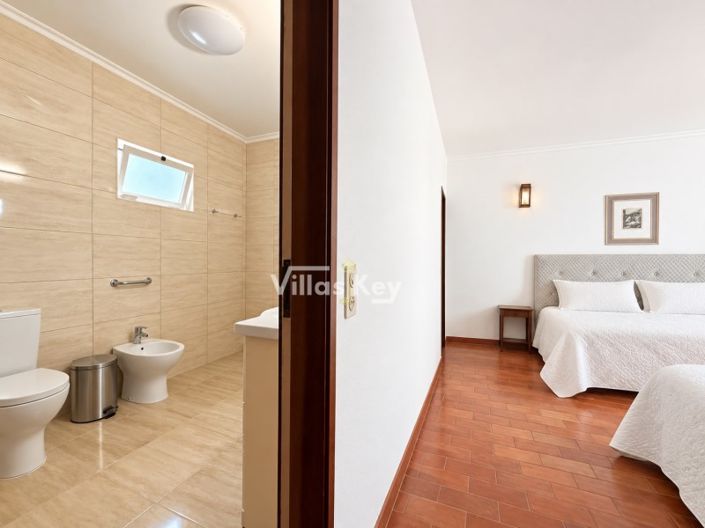 Image No.28-5 Bed House for sale