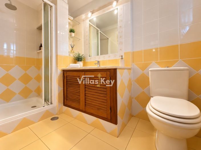 Image No.35-5 Bed House for sale