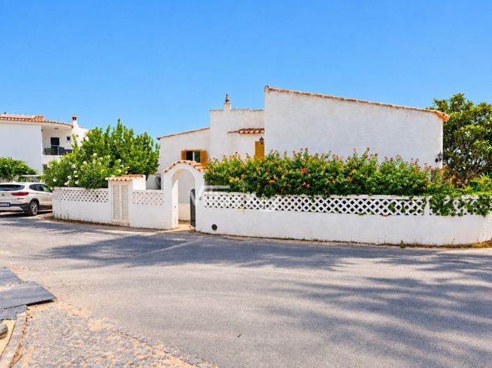 Image No.37-5 Bed House for sale