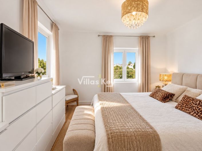 Image No.27-4 Bed House for sale