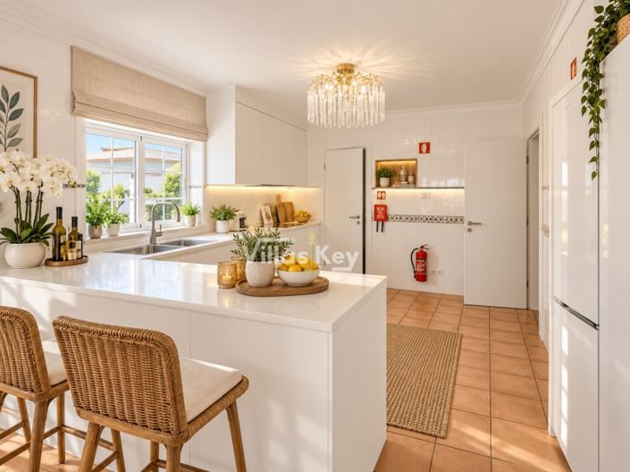 Image No.8-4 Bed House for sale