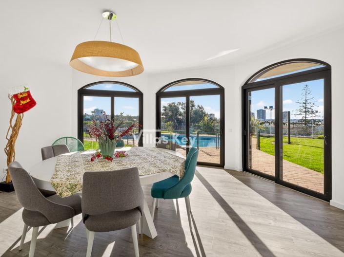 Image No.15-7 Bed House for sale