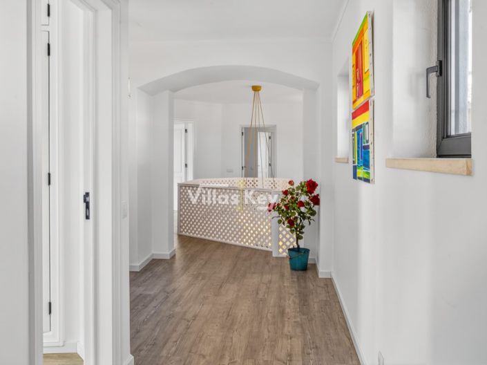 Image No.35-7 Bed House for sale