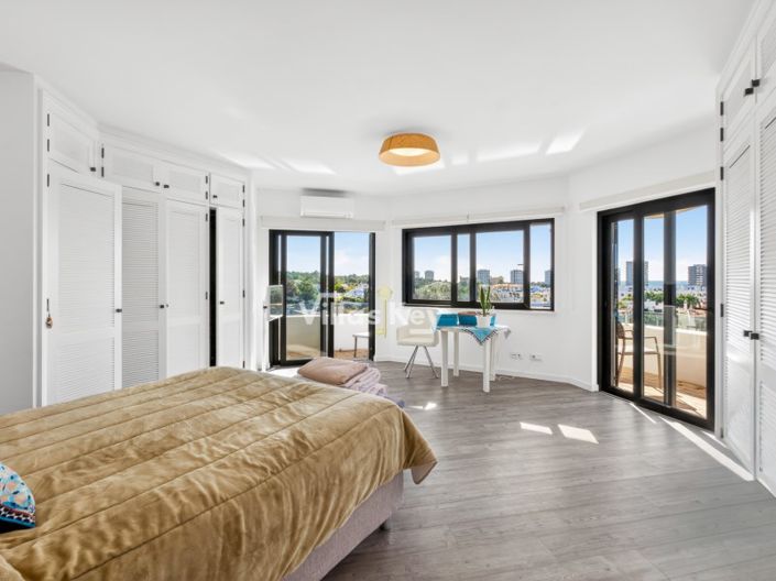 Image No.38-7 Bed House for sale
