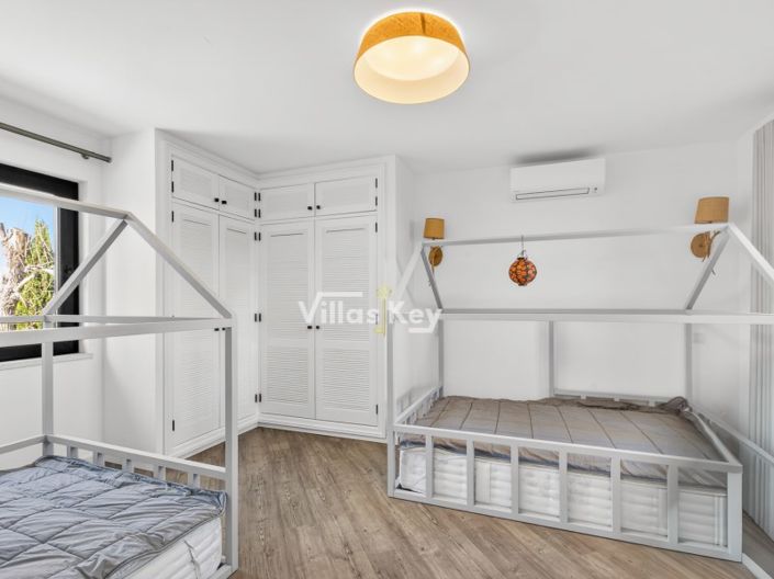Image No.48-7 Bed House for sale