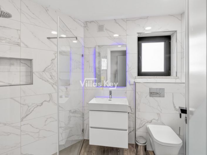 Image No.50-7 Bed House for sale
