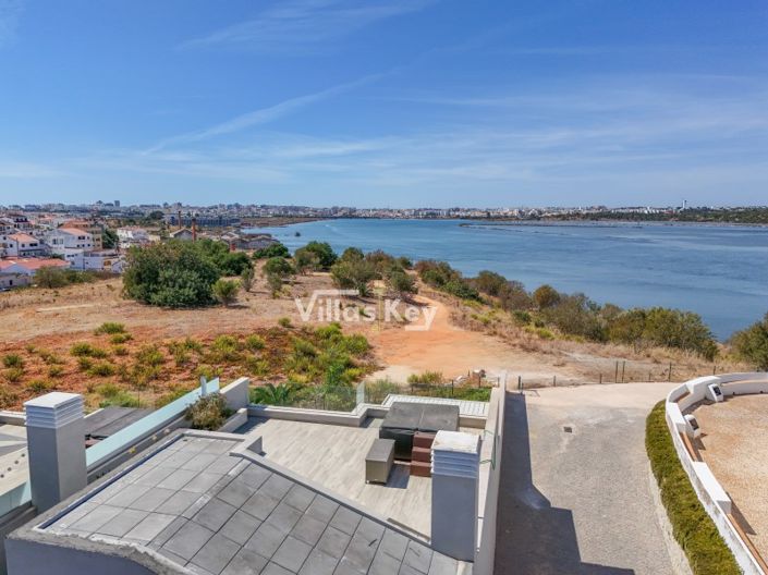 Image No.4-4 Bed House for sale