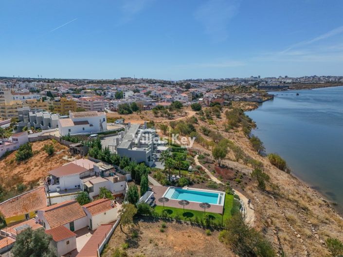 Image No.40-4 Bed House for sale
