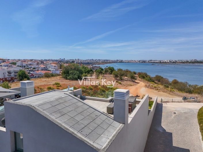 Image No.48-4 Bed House for sale