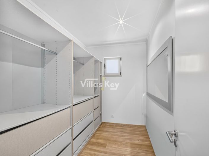 Image No.21-3 Bed House for sale