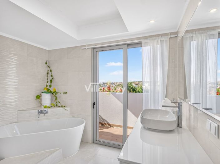 Image No.22-3 Bed House for sale