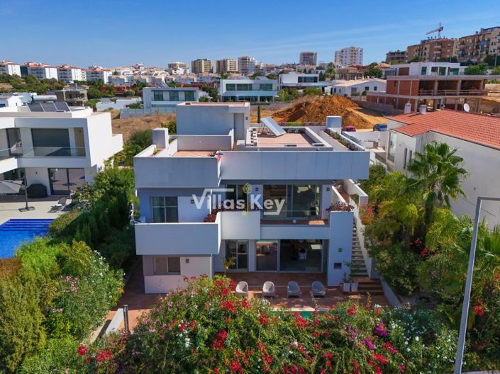 Image No.45-3 Bed House for sale