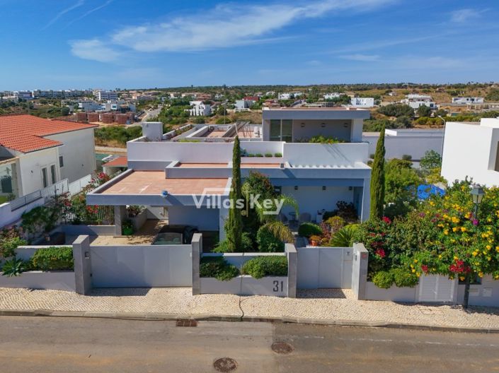 Image No.52-3 Bed House for sale