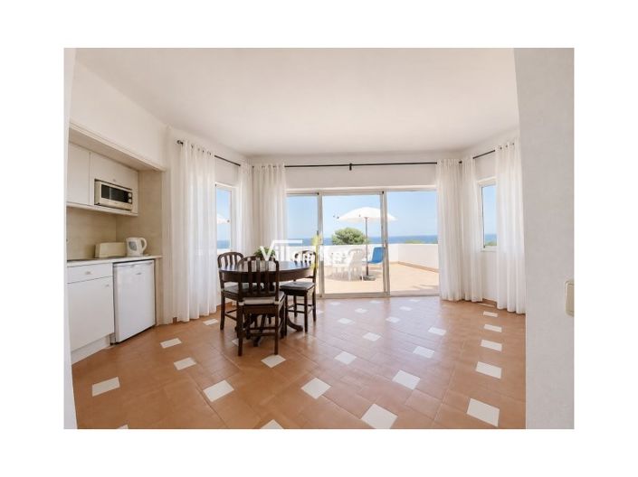 Image No.17-13 Bed Apartment for sale