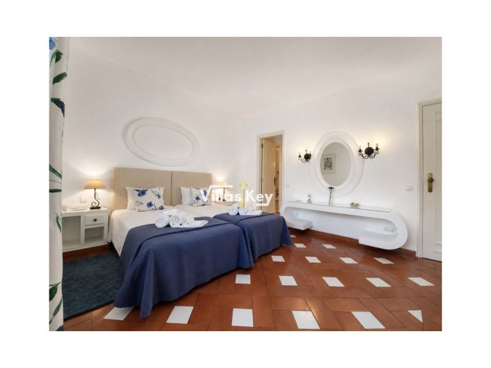 Image No.22-13 Bed Apartment for sale