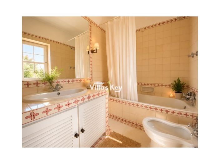 Image No.7-13 Bed Apartment for sale