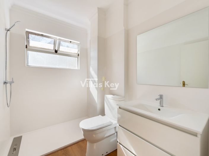 Image No.10-3 Bed Apartment for sale