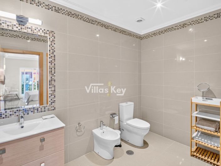Image No.12-2 Bed Apartment for sale