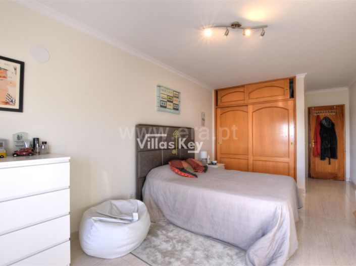 Image No.12-4 Bed Apartment for sale