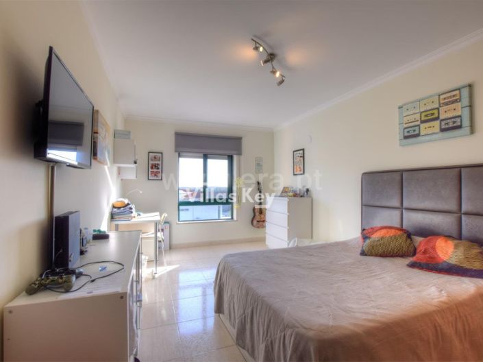 Image No.13-4 Bed Apartment for sale