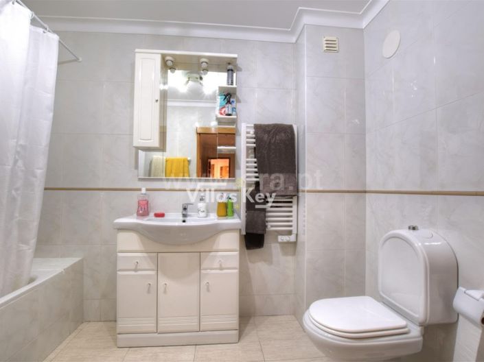 Image No.18-4 Bed Apartment for sale
