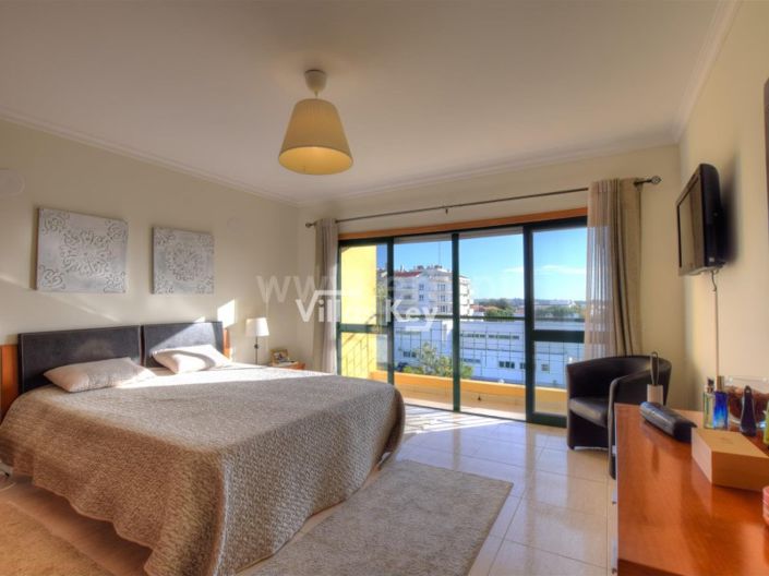 Image No.9-4 Bed Apartment for sale