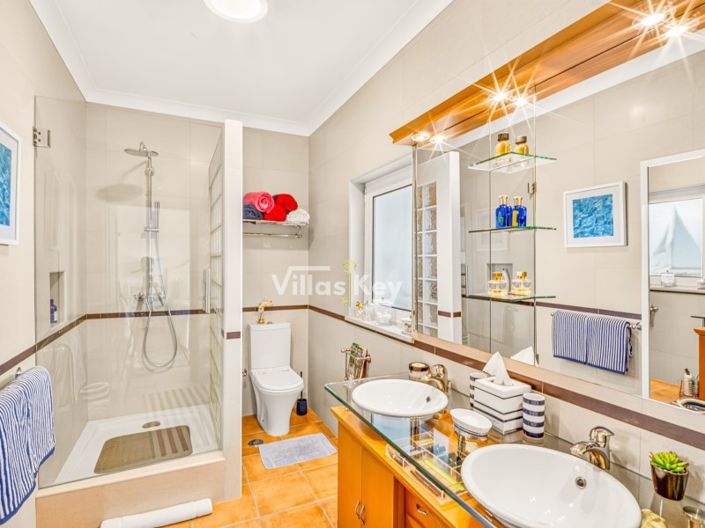 Image No.17-4 Bed House for sale