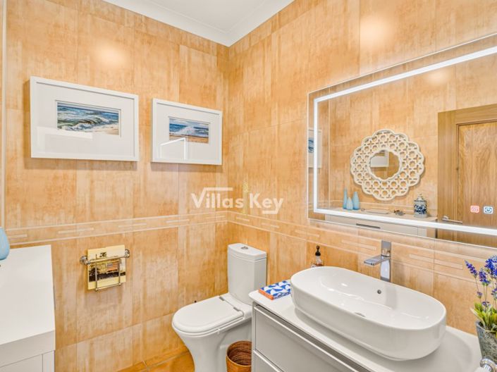 Image No.19-4 Bed House for sale
